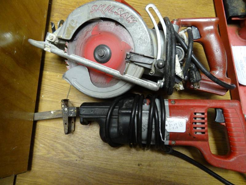lot 7248 image: Corded Skil Saw and Corded Saw Zall