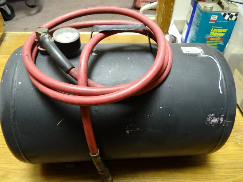 lot 7260 image: Black Air Bubble 5-6 Gallon