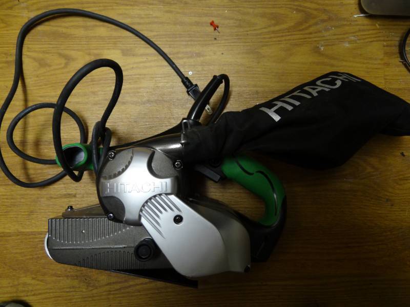 lot 7264 image: Hitachi Corded Belt Sander with Bag