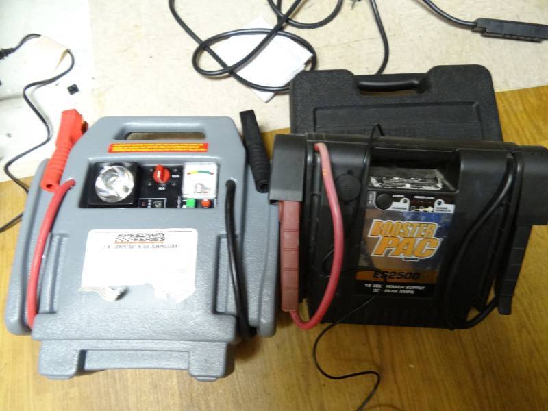 lot 7272 image: Black n Decker Cordless Drill Versa Pak, 2 Power Packs Jump Start Battery