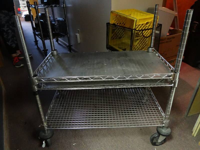 lot 7278 image: 3 Tier Metro Cart on Casters