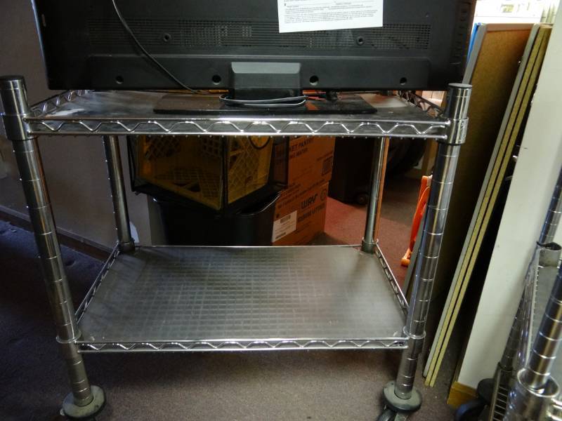 lot 7280 image: 3 Tier Metro Cart on Casters