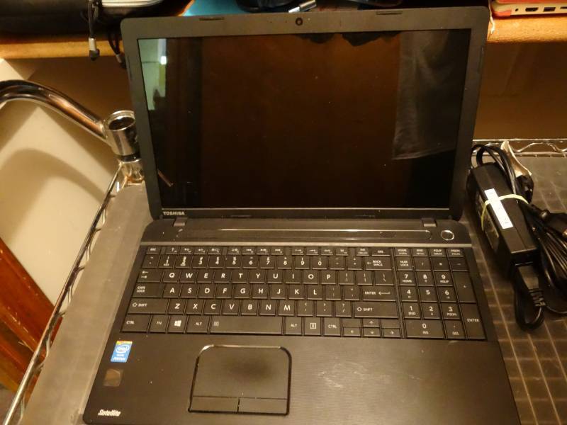 lot 7293 image: Toshiba Satellite 15 Laptop with Power Cord