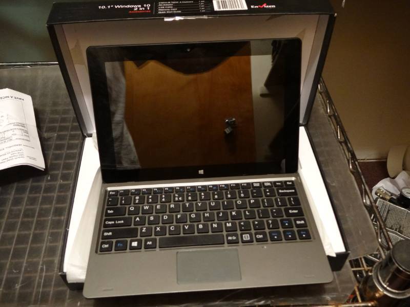lot 7302 image: Envizen Digital Model # V1015-IB 2 in 1 LaptopTablet