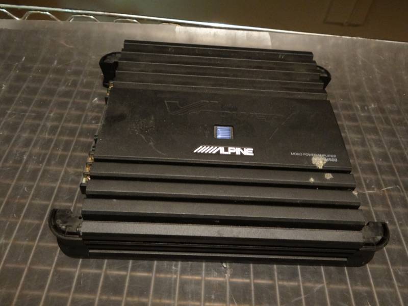 lot 7313 image: Alpine Model # MRP-M500 Amplifier