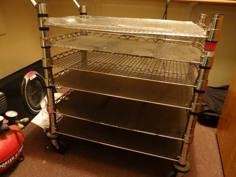 lot 7330 image: 6 Tier Metro Cart on Casters