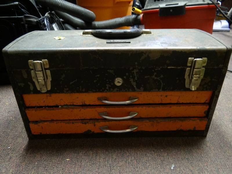 lot 7339 image: JC Pennys Tool Box with Tools
