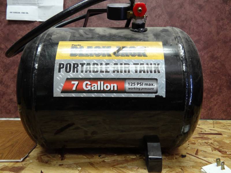lot 7346 image: Porter Cable Pancake Air Compressor