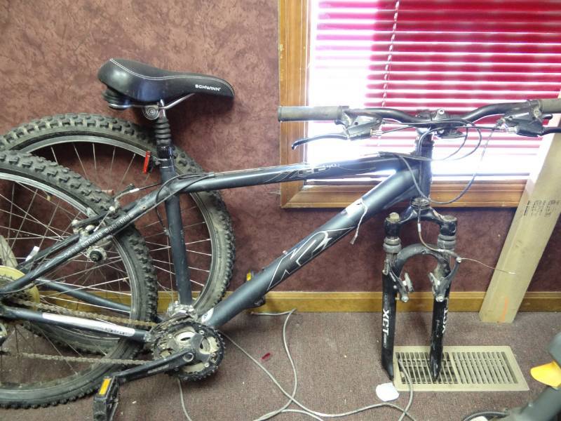 lot 7355 image: K2 ZED 1.0 Black Bike 24 Speed
