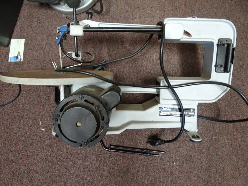 lot 7368 image: Delta Shopmaster Model SS250 Scroll Saw