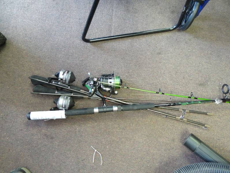 lot 7377 image: Lot of 3 Zebco Fishing Poles