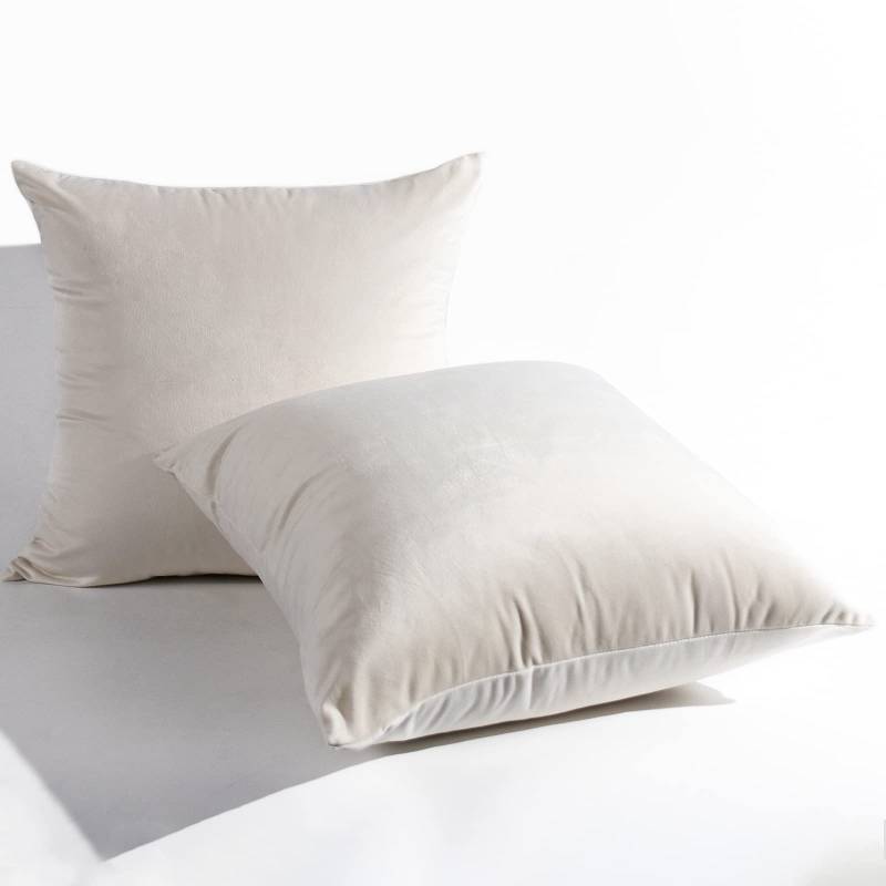 lot 41838 image: lifein 18x18 Throw Pillow Cover Set of 2, Boho Square Pillow Cover,Farmhouse Decorative Pillowcase,Pillow Case for Couch,Sofa,Bed,Chair,Room,Home Decor,Christmas(18x18in,CreamWhite)