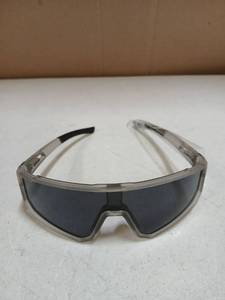 lot 32125 image: Youth Polarized Sun Glasses