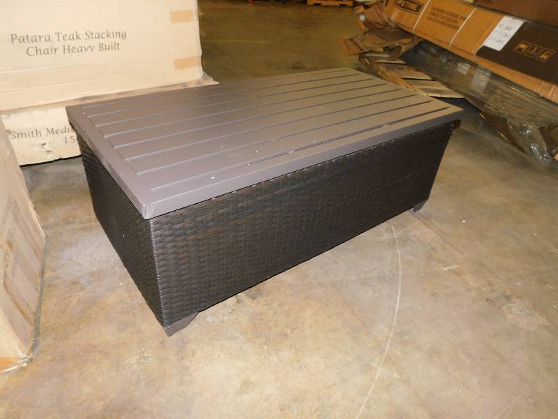 lot 2393 image: Out Door Patio Furniture Piece