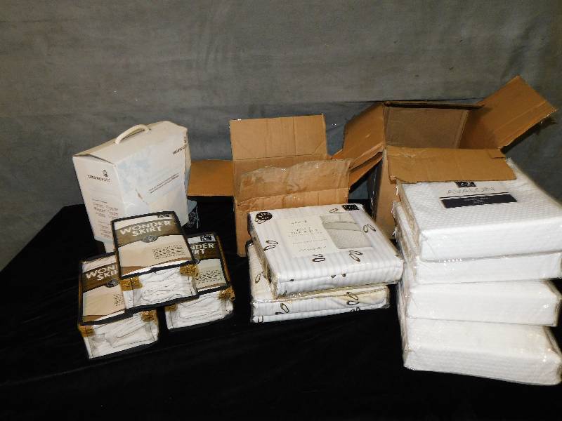 lot 2532 image: Lot of Bedding