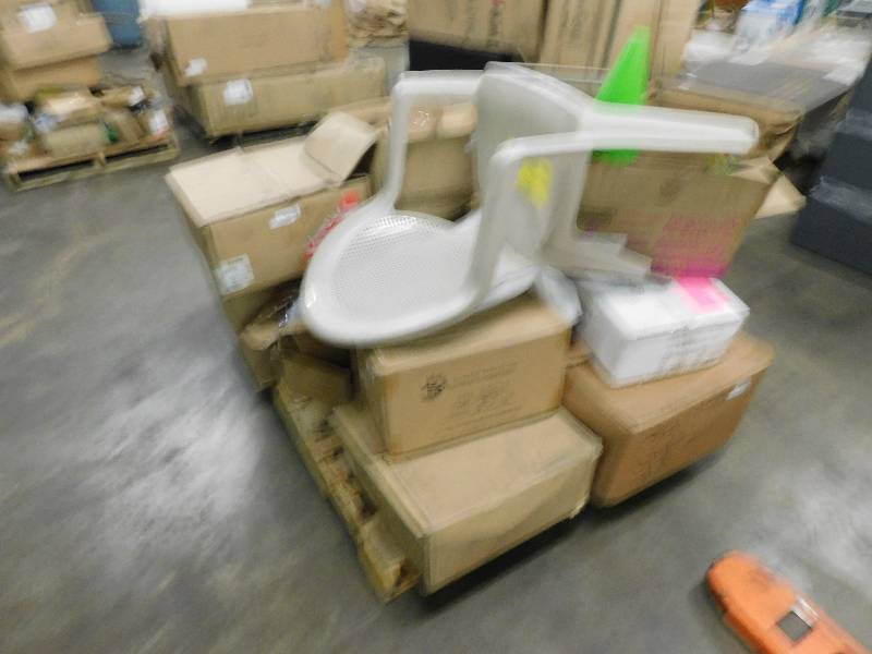 lot 2565 image: Very Large Lot of Misc Items