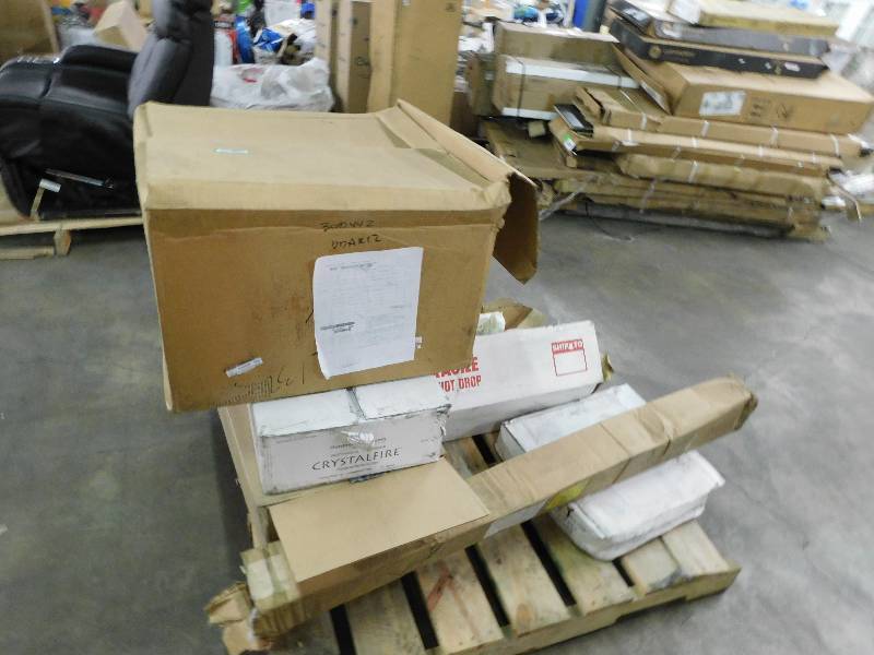 lot 2573 image: Very Large Lot of Misc Items