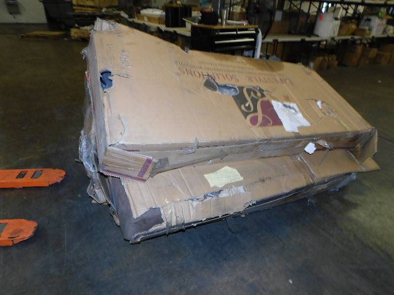 lot 2576 image: Very Large Lot of Misc Items