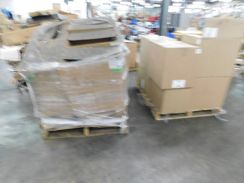 lot 2578 image: Very Large Lot of 2 Pallet of HospitalLab Items