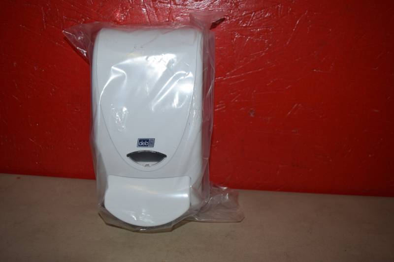 lot 18 image: 15 Deb Soap Dispensers