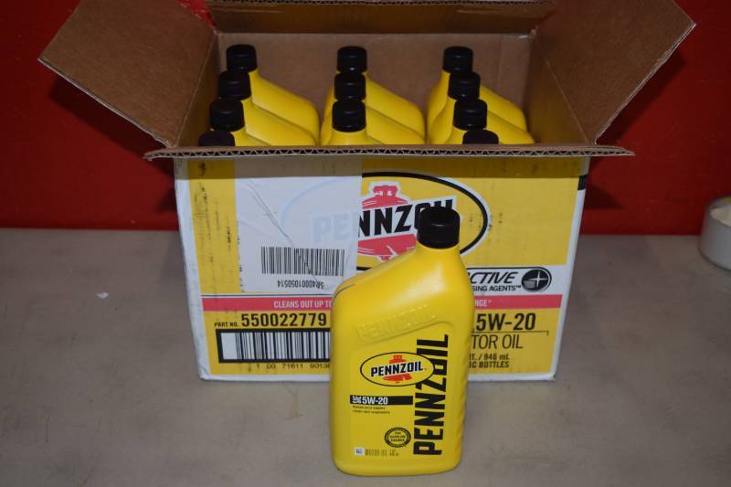 lot 46 image: 12 Quarts Pennzoil 5W-20 Oil