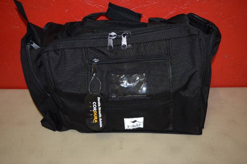 lot 8 image: Duffel Bag