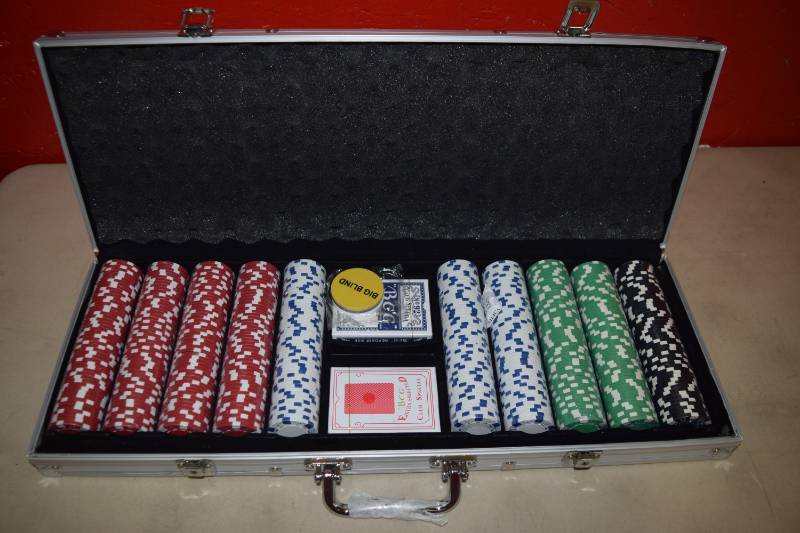 lot 62 image: Poker Set in Carry Case