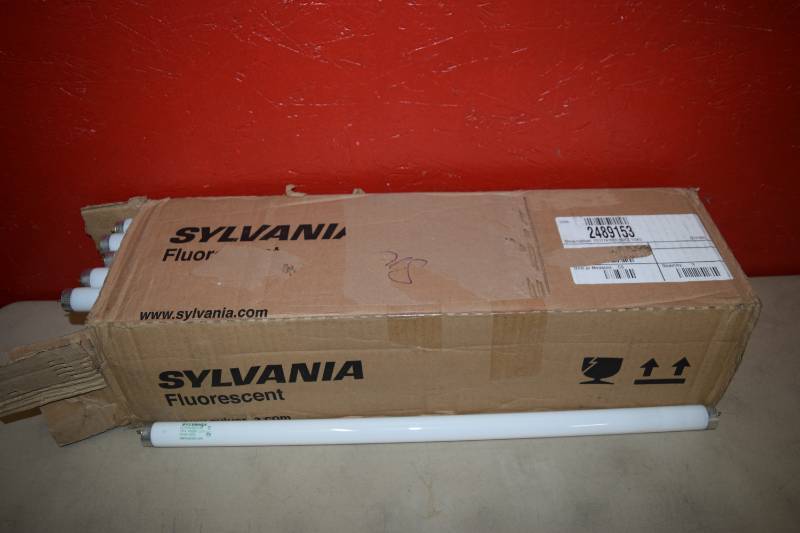 lot 155 image: 30 Sylvania Fluorescent Bulbs
