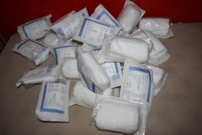 lot 87 image: 25 Coviden Kerlix Bandage Rolls