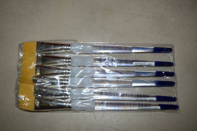 lot 150 image: 6 Royal Soft Grip Paint Brushes