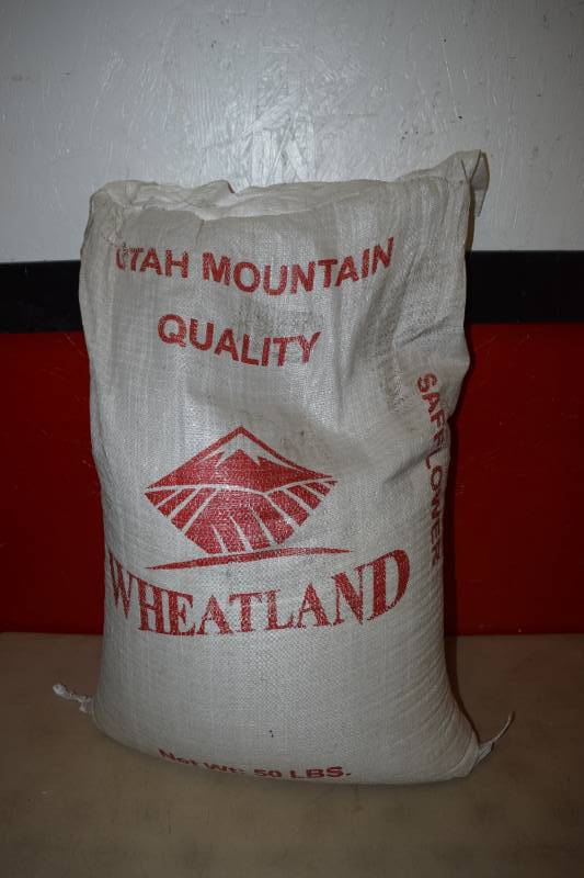 lot 186 image: 50 Pound Bag Safflower Seeds