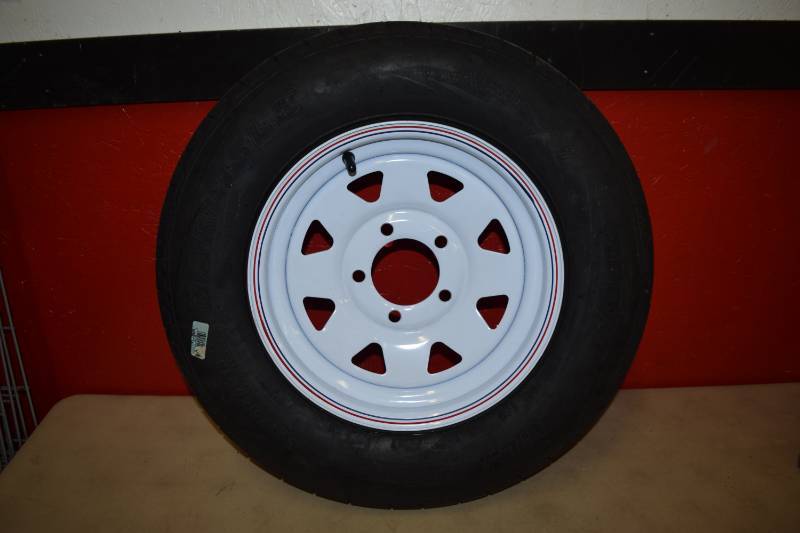 lot 191 image: Carlisle Sport Trail Trailer Tire