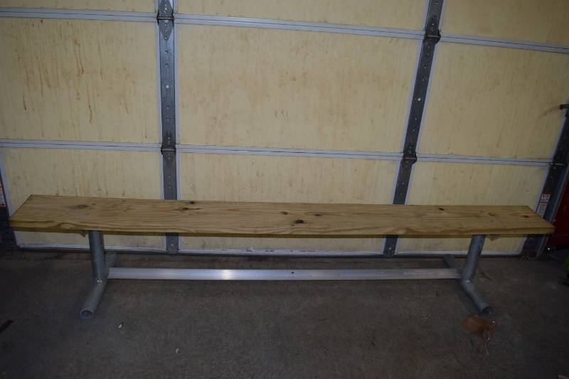lot 201 image: Sideline Bench