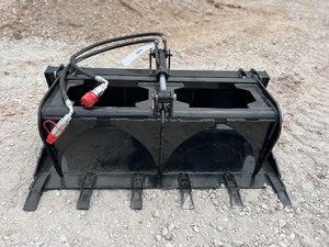 lot 1373 image: 2025 Mini Skid Steer Flat Bottom Grapple Bucket