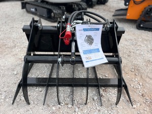 lot 1372 image: 2025 Mini Skid Steer Wood Grapple