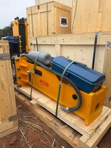 lot 1308 image: Unused 2025 PC530 Box type Hydraulic Breaking Hammer with 40mm pins for up to a 5 ton excavator