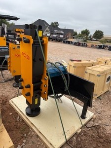 lot 1316 image: Unused 2025 PC750 Hydraulic Skid Steer Post Driver for full size Skid Steer