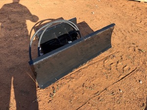 lot 1489 image: Unused Mini Skid Steer Dozer Blade