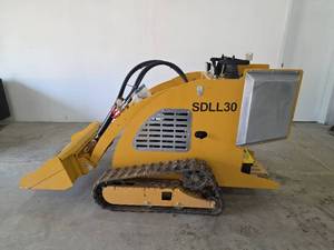 lot 10160 image: SDLANCH SDLL30 Mini Skid Steer Loader