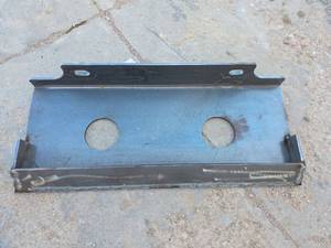 lot 10383 image: Dingo skips to your mounting plate