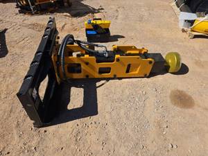 lot 10400 image: D680 Heavy Duty Hydraulic Pile Hammer