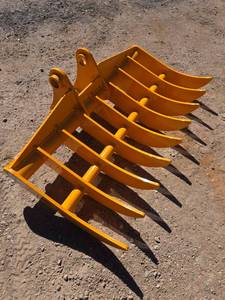 lot 10421 image: CAT 305 Excavator Rake Attachment 44 w Teeth