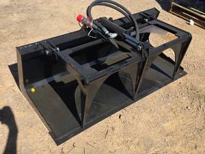 lot 10432 image: GIYI 44 Mini Skid Steer Plate Grabber Attachment