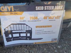 lot 10462 image: GIYI Heavy Duty Skid Steer Fork Model GY-DHC