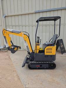 lot 10774 image: New LandHonor KN16 Mini Excavator