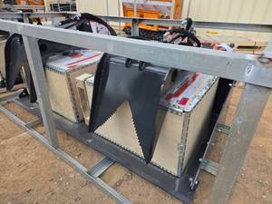 lot 10794 image: Landhonor 72-inch Heavy Duty Grapple Bucket SGB-11-72W