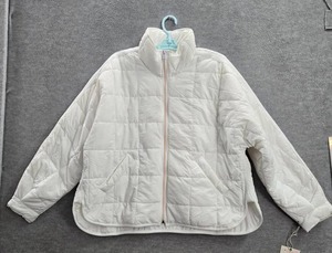 lot 16464 image: Womens Small Hoodless Puffer, White