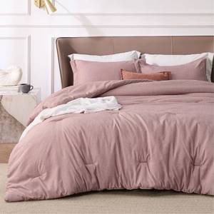 lot 1927 image: Bedsure Full Comforter Set - Dusty Rose Soft Bedding for All Seasons, Cationic Dyed Bed Set, 3 Pieces, 1 Full Size Comforter (82x86in) and 2 Pillow Shams (20inx26in2in) - Retail $40in