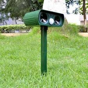 lot 4468 image: Green Solar Motion Detector Light 4 pk - Retail $25
