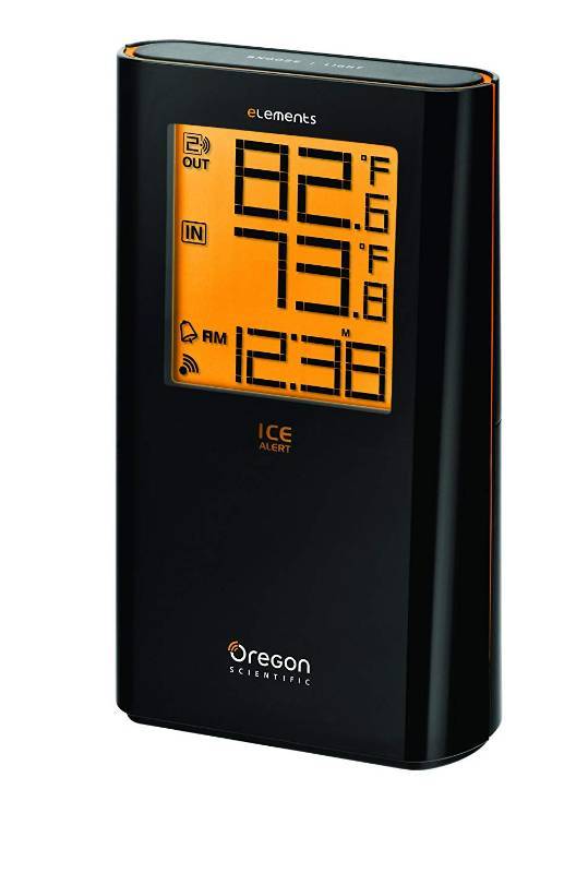 lot 4126 image: Oregon Scientific EW92 Wireless IndoorOutdoor Thermometer with Atomic Clock